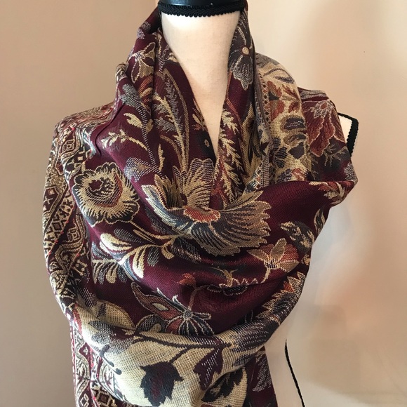 Accessories - 🦋New! Beautiful reversible scarf/wrap.